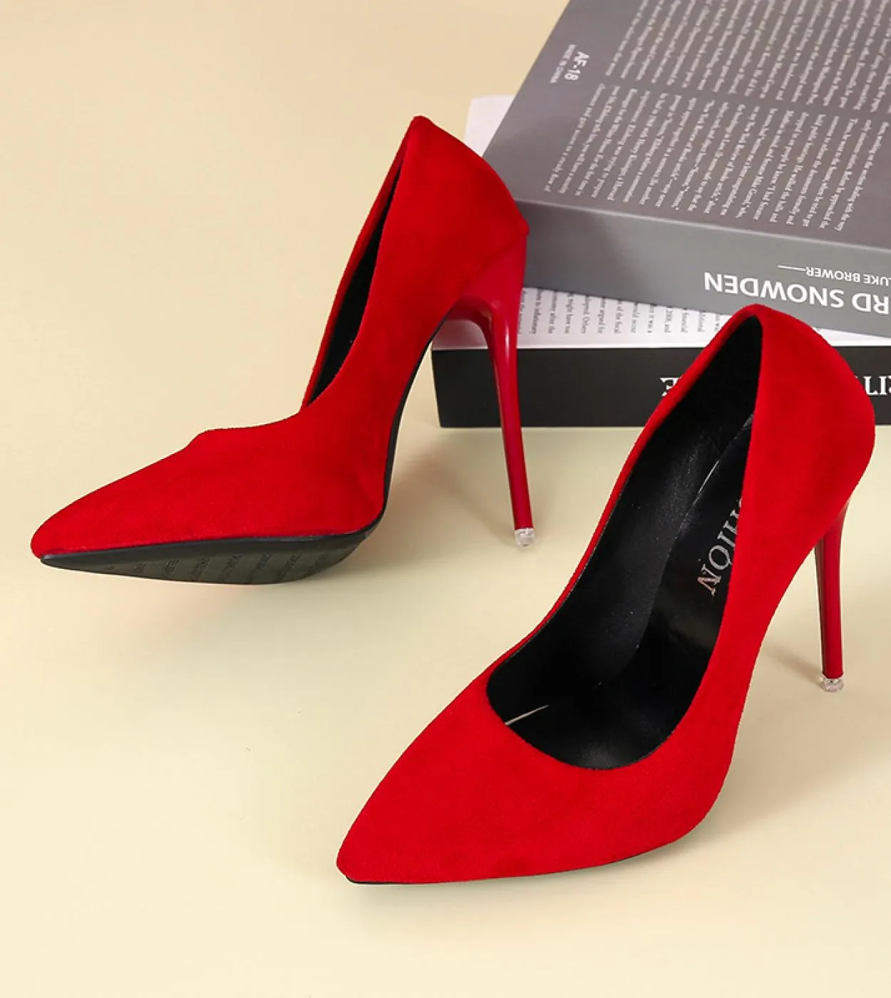 Big Size 3545 Scarpe da donna 2022 Concise Flock Tacchi alti Décolleté da donna Punta a punta Scarpe da sposa da donna classiche