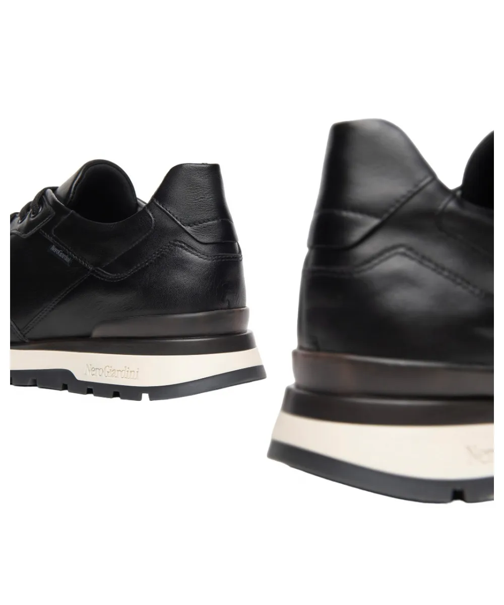 Sneakers In Pelle Nero