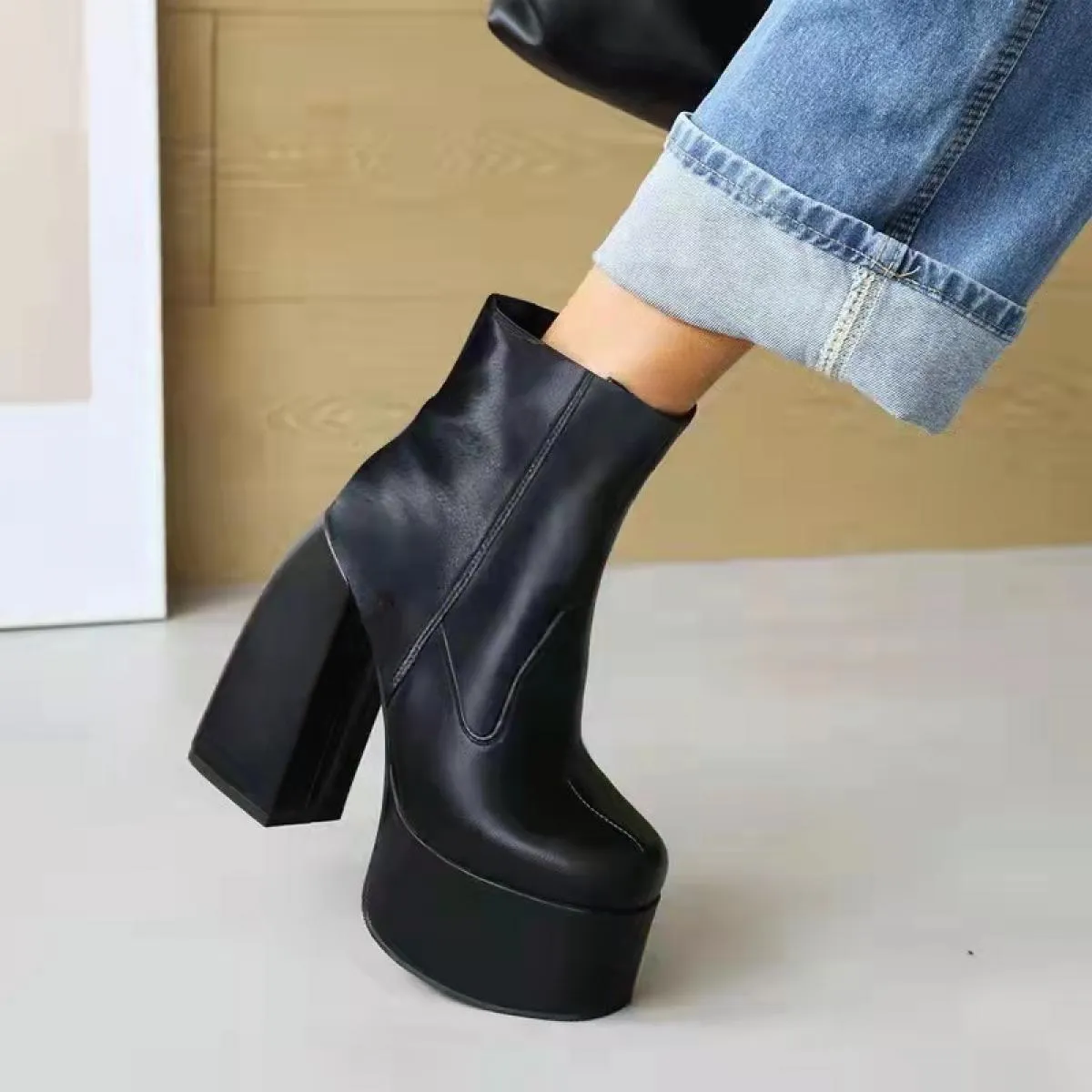 Stivali autunno inverno stile punk Scarpe in microfibra elastica Stivaletti da donna Tacchi alti Piattaforma spessa nera Alta al